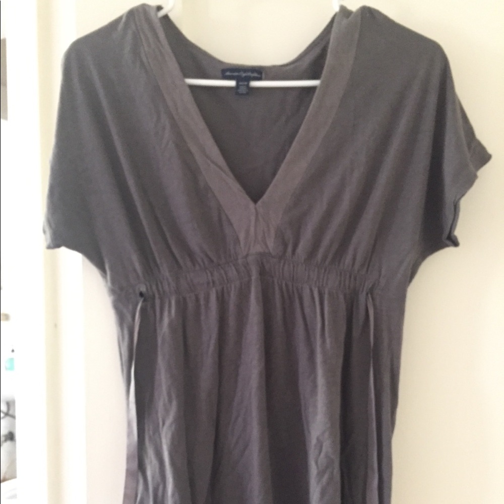 Grey short sleeve shirt